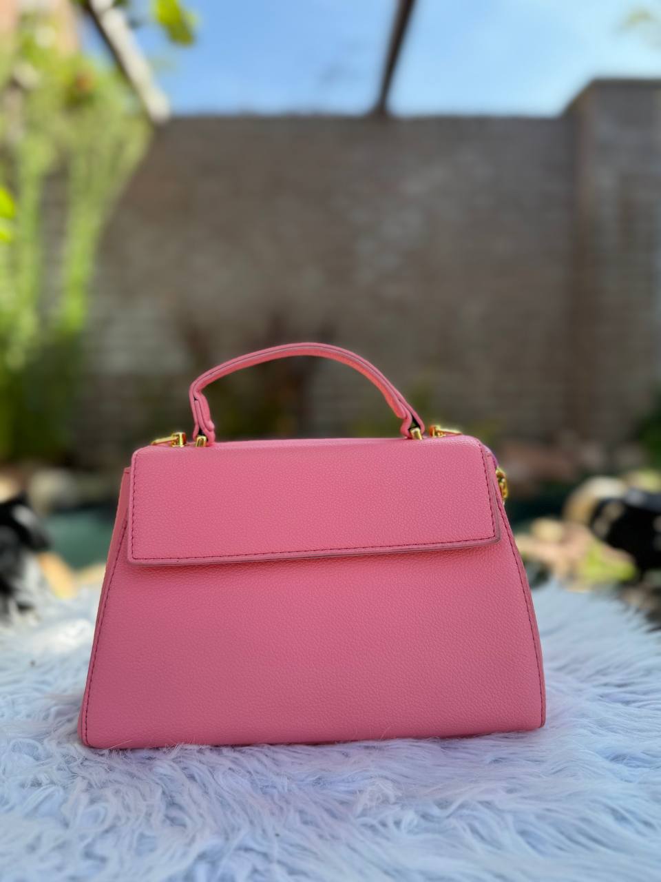Emily tas