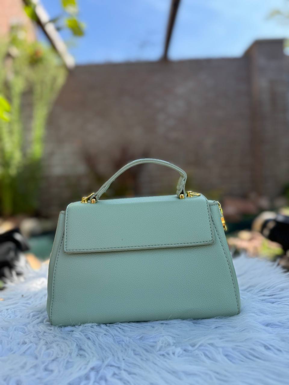 Emily tas