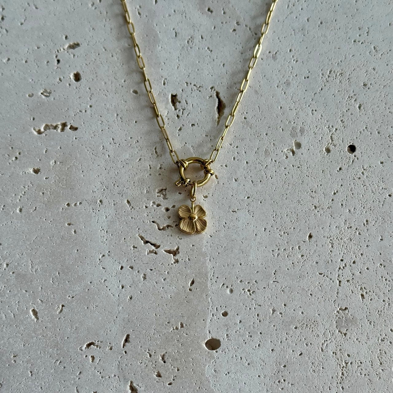 Golden clover bedel