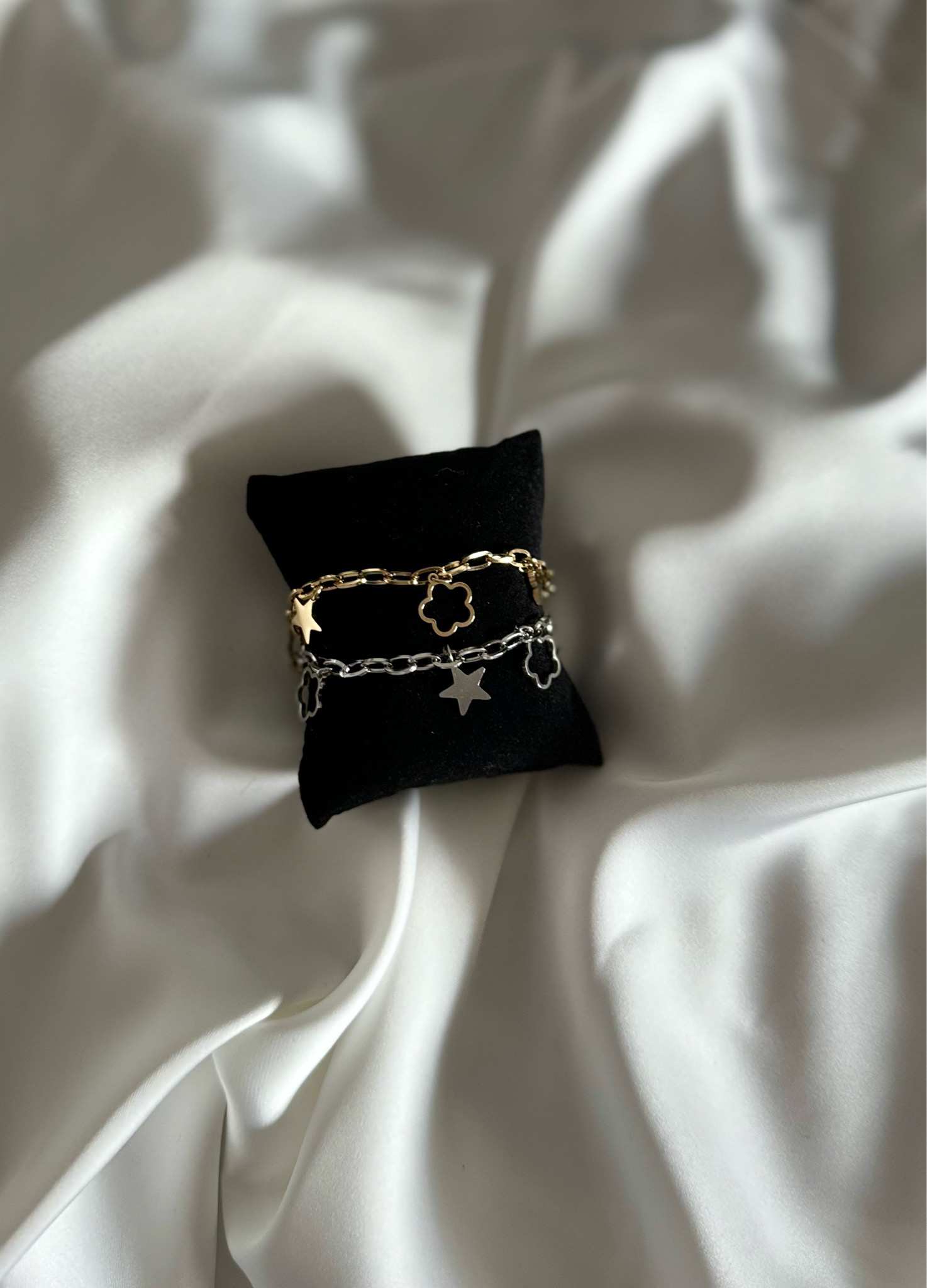 Charm armband